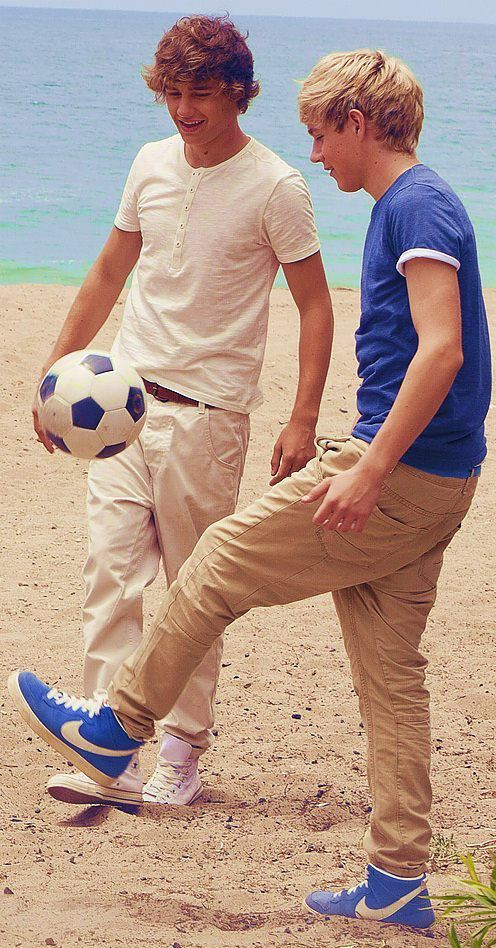 Liam, Niall.....